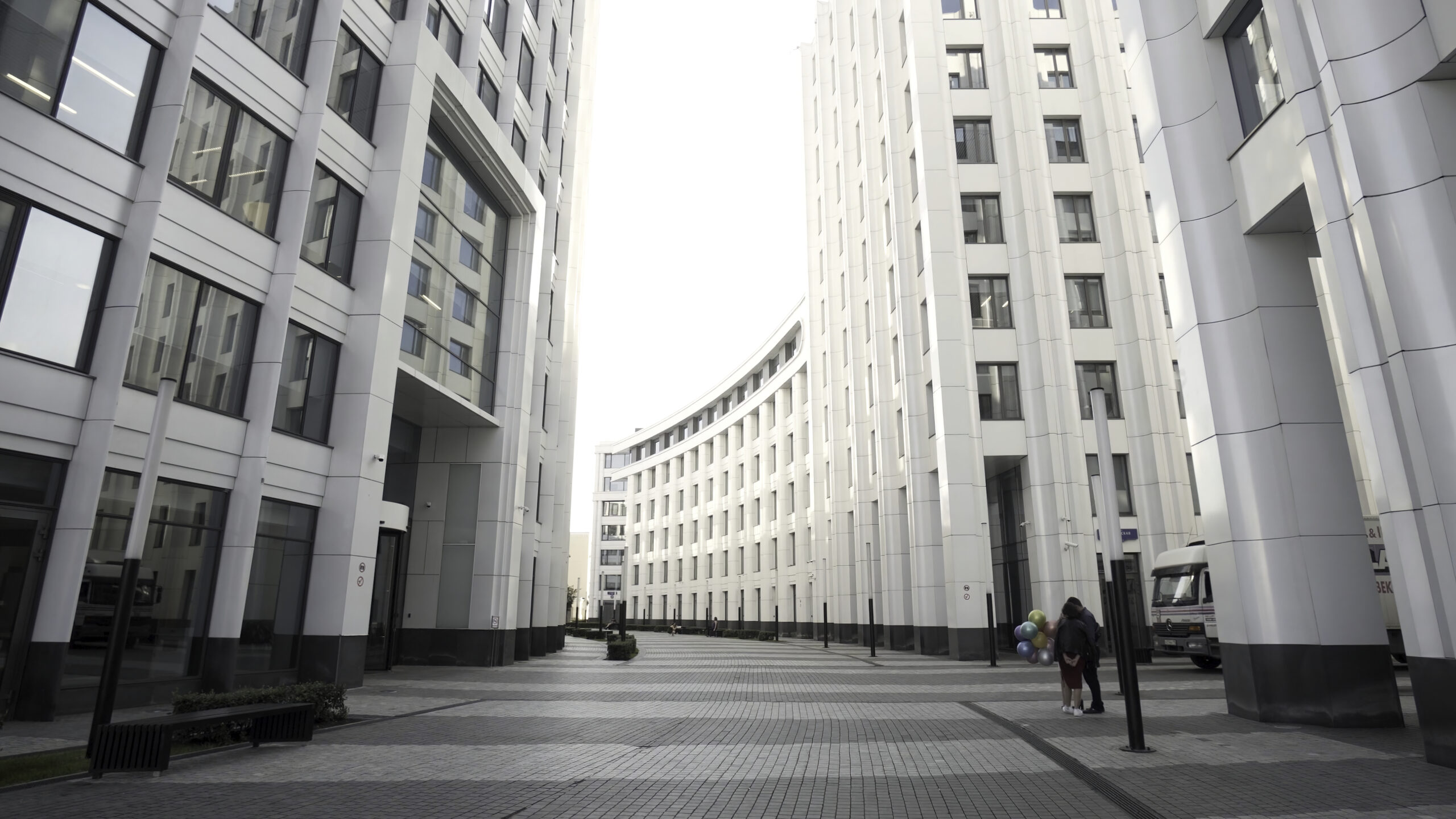 Mała architektura miejska — praktyczne rozwiązania dla mieszkańców