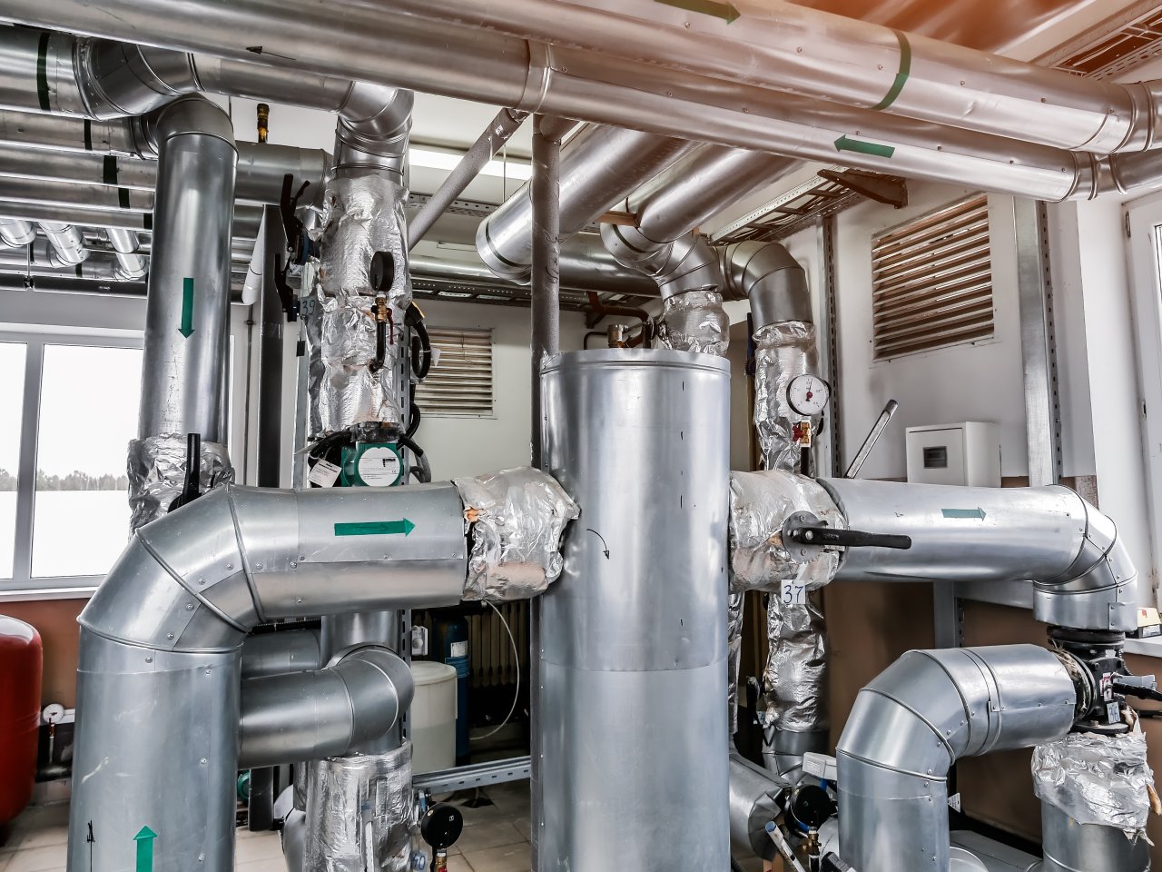 Rozszerzalność cieplna rurociągów. Jak ograniczyć naprężenia w instalacji? 1 Kompensatory w instalacjach przemysłowych